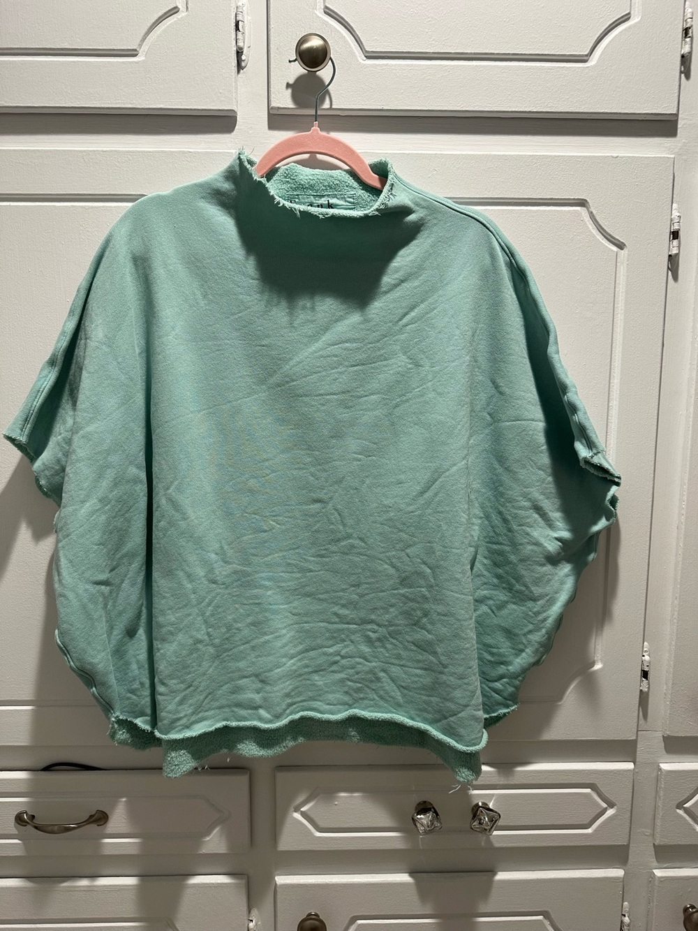 Frank & Eileen Caplet -Mint Green Boxy Raw-Edge Sweatshirt